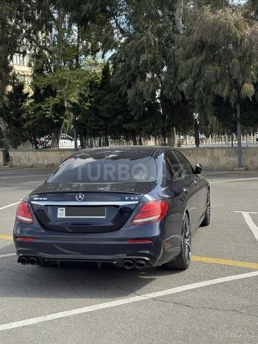 Mercedes E 350 4MATIC-3