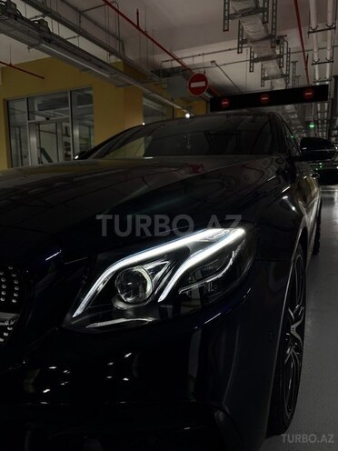 Mercedes E 350 4MATIC-19