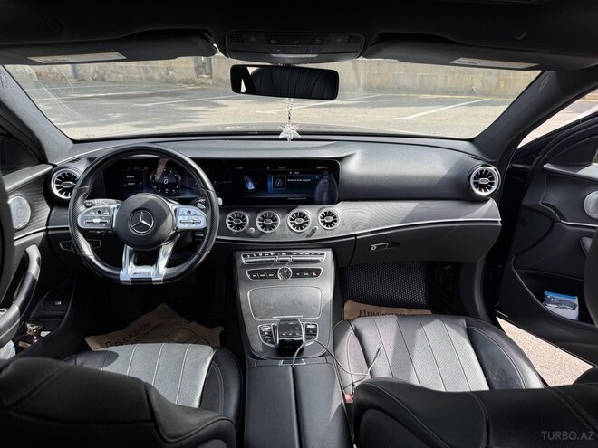 Mercedes E 350 4MATIC-13