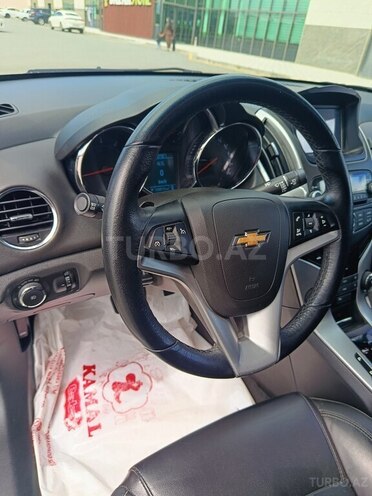 Chevrolet Cruze-13