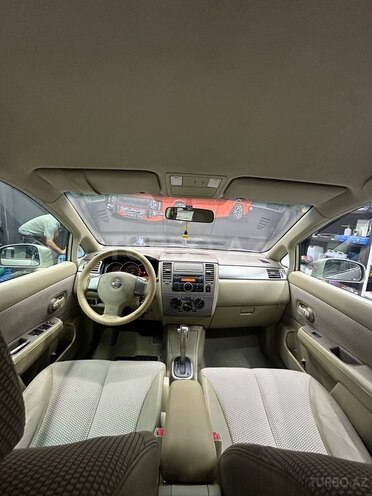 Nissan Tiida-7