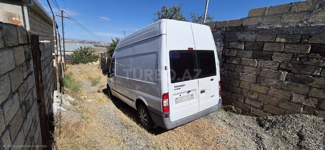 Ford Transit-2