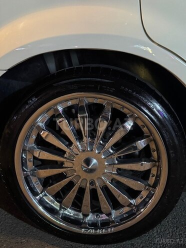 Chrysler 300C-3