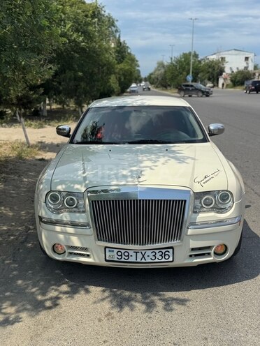 Chrysler 300C-8