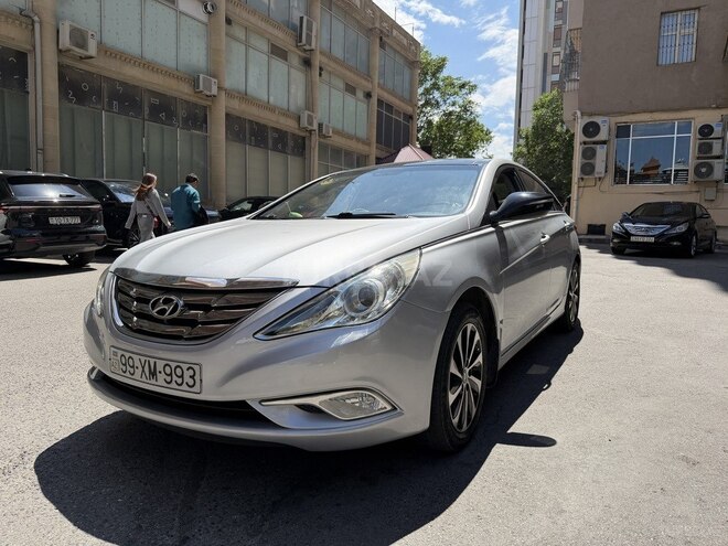 Hyundai Sonata-1