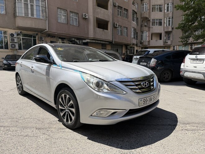 Hyundai Sonata-4