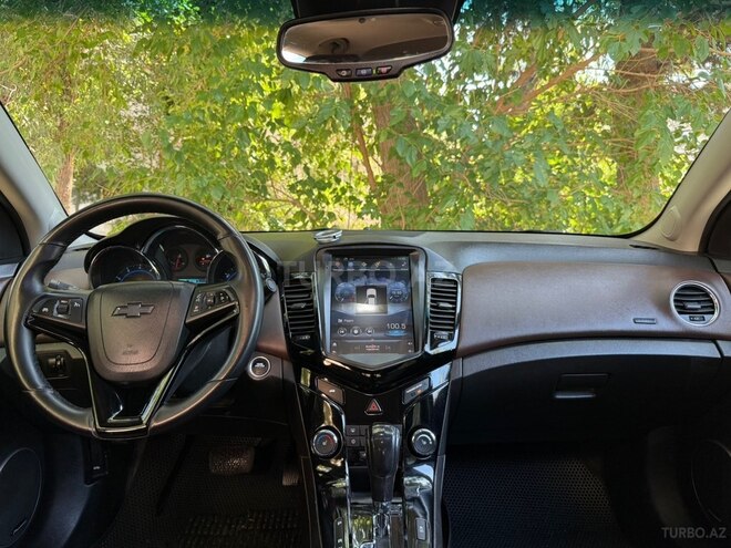 Chevrolet Cruze-12