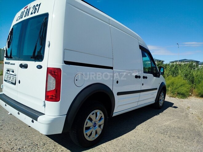 Ford Transit Connect-8