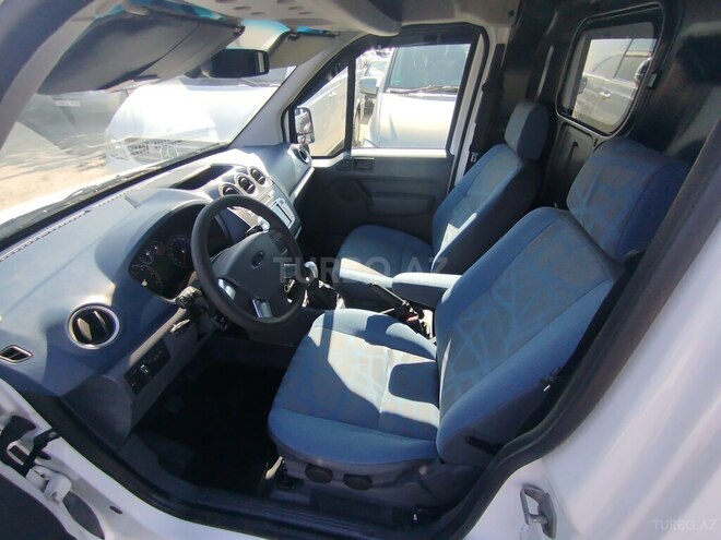 Ford Transit Connect-17