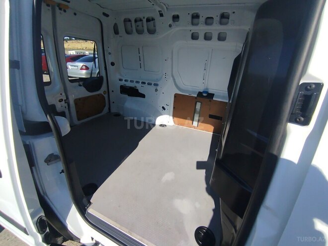 Ford Transit Connect-18