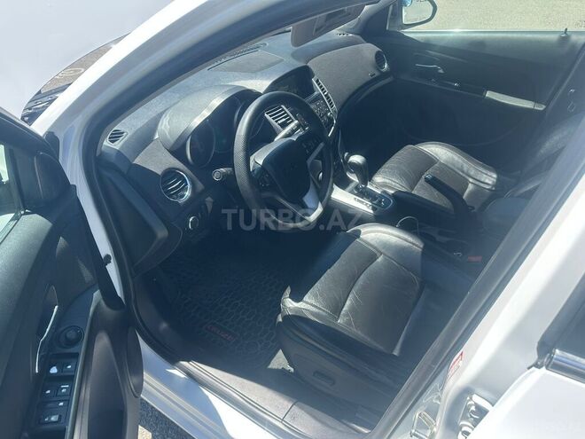 Chevrolet Cruze-8