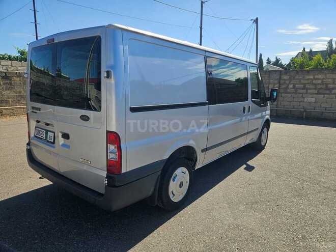 Ford Transit-4