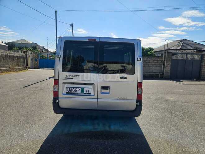 Ford Transit-3