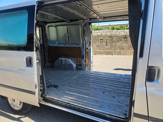 Ford Transit-15
