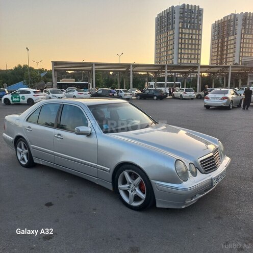 Mercedes E 240-9