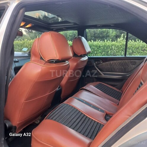 Mercedes E 240-12