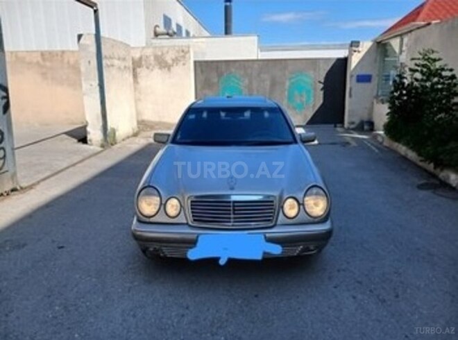Mercedes E 230-1