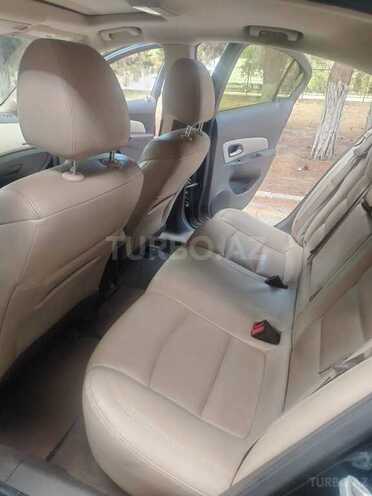 Chevrolet Cruze-13