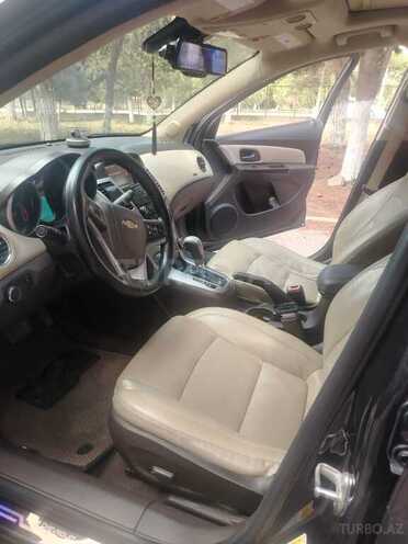 Chevrolet Cruze-12