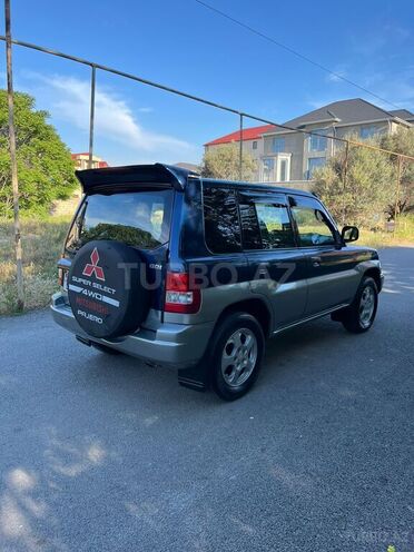 Mitsubishi Pajero io-4