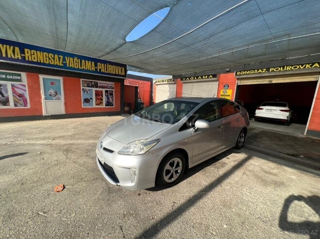 Toyota Prius-2