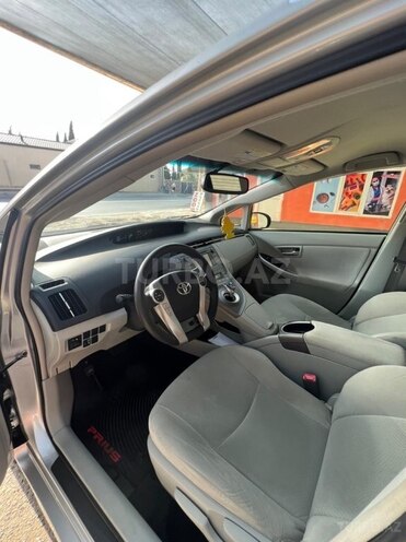 Toyota Prius-6