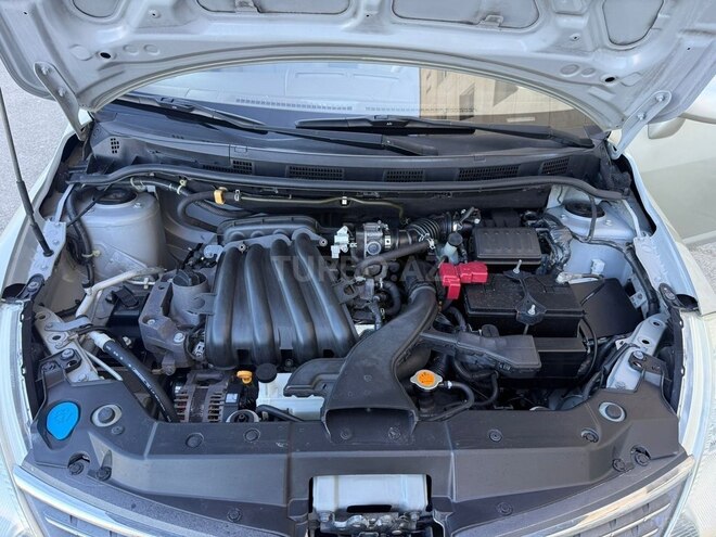 Nissan Tiida-11