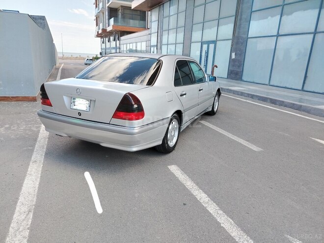 Mercedes C 200-7
