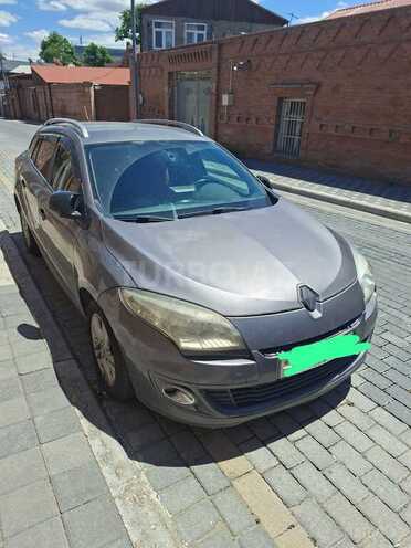 Renault Megane-11