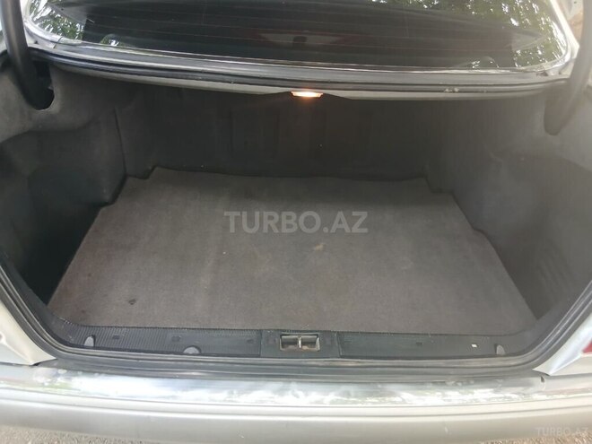 Mercedes E 200-10
