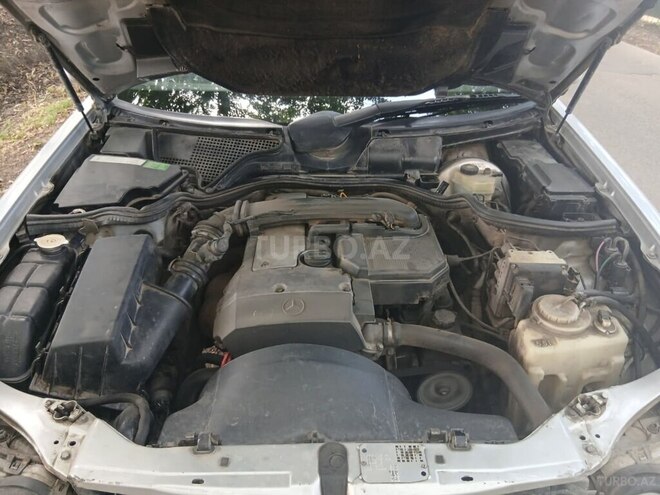 Mercedes E 200-12