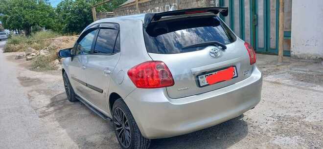 Toyota Auris-2