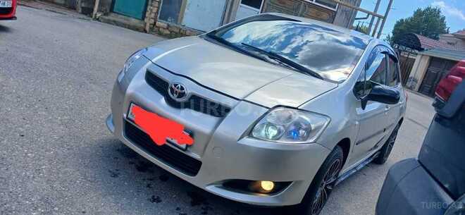 Toyota Auris-1
