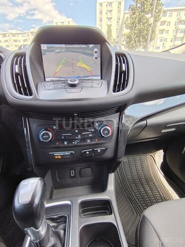 Ford Escape-13