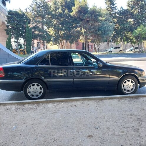 Mercedes C 220-2