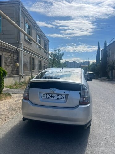 Toyota Prius-2