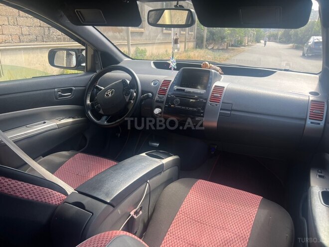 Toyota Prius-3