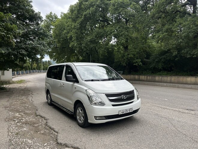 Hyundai H-1-9