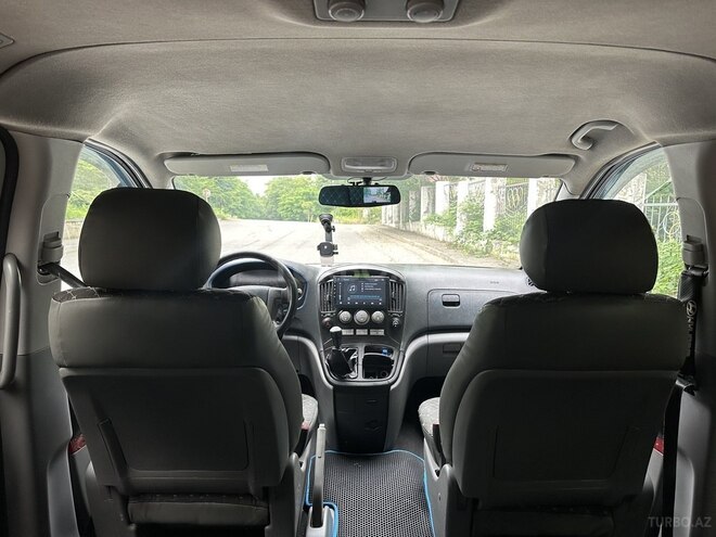 Hyundai H-1-7