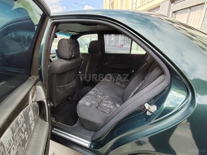 Mercedes E 230-4