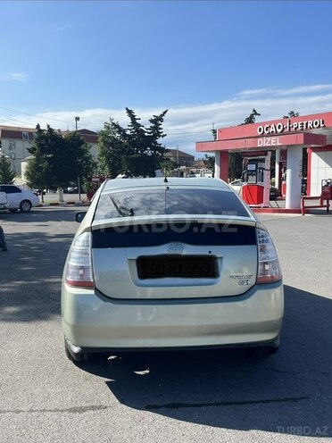 Toyota Prius-4