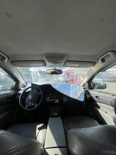 Toyota Prius-7