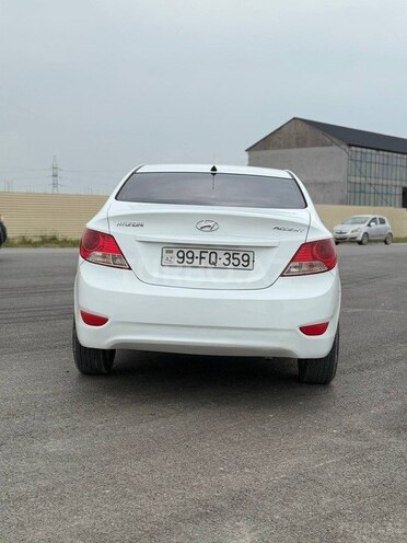 Hyundai Accent-5