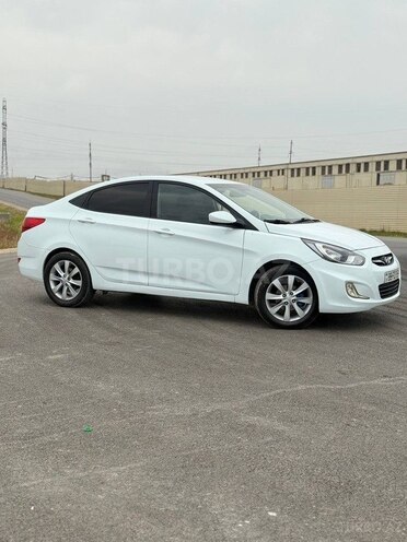 Hyundai Accent-3