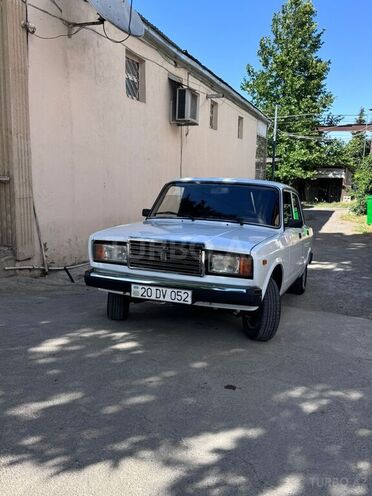 LADA (VAZ) 2107-17