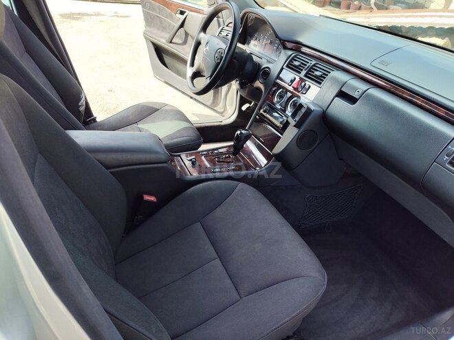 Mercedes E 220-9