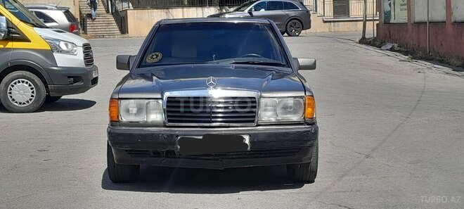 Mercedes 190-1