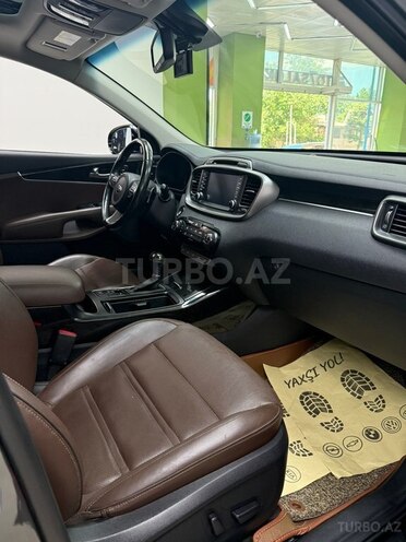 Kia Sorento-8