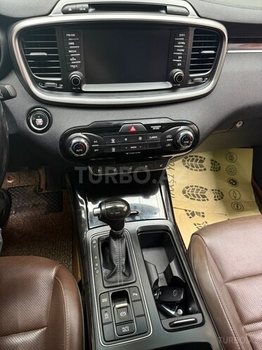 Kia Sorento-12