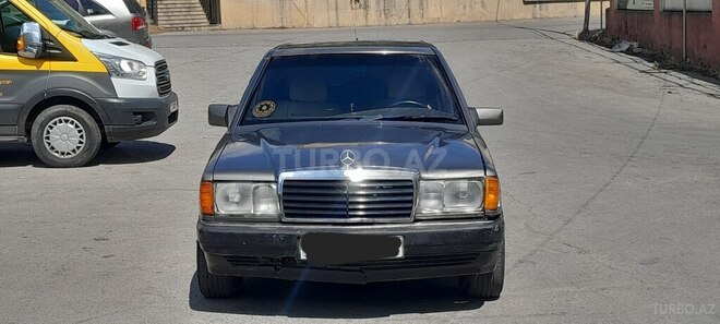 Mercedes 190-2